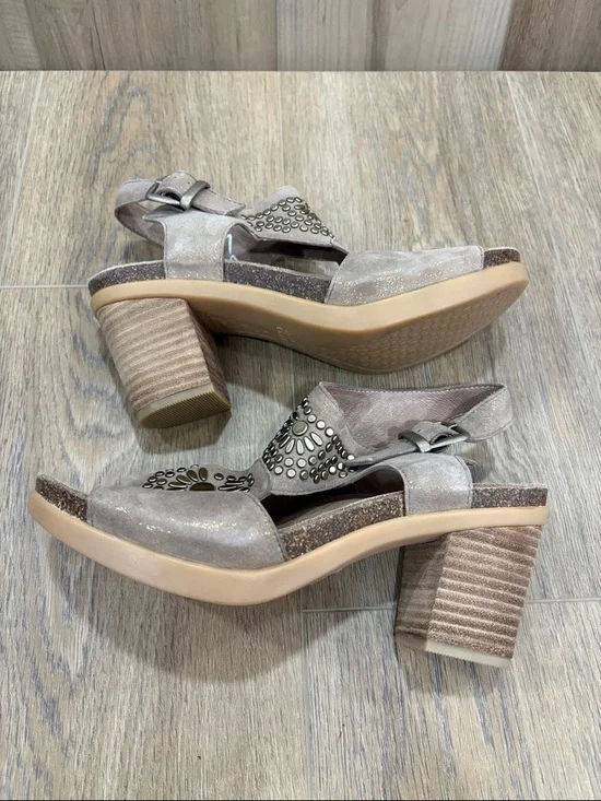 Dansko Deandra Stacked Heel Embellished Studded Buckle Sandal size 38 EUC - Picture 5 of 7